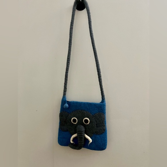 BNB 100%Wool made in Nepal, Elephant Purse. Great for vacation, unique look. - Picture 6 of 7